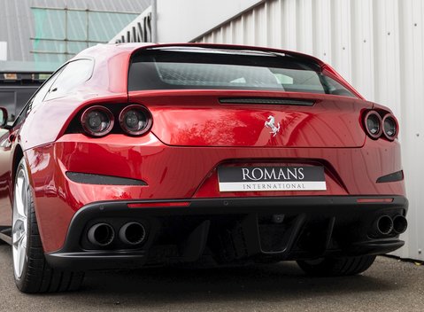 Ferrari GTC4 Lusso T 26