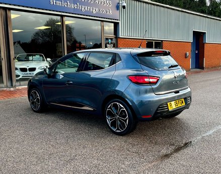 Renault Clio 0.9 Clio Iconic TCe 5dr 9