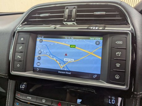 Jaguar F-Pace 2.0 F-PACE R-Sport AWD D Auto 4WD 5dr 70