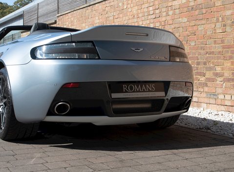 Aston Martin V12 Vantage S Roadster 24