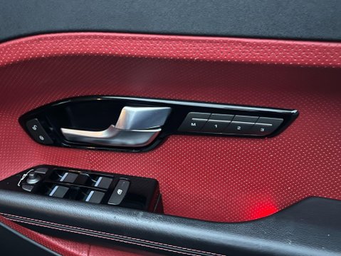 Land Rover Range Rover Evoque 2.2 SD4 Dynamic Auto 4WD Euro 5 (s/s) 5dr 30