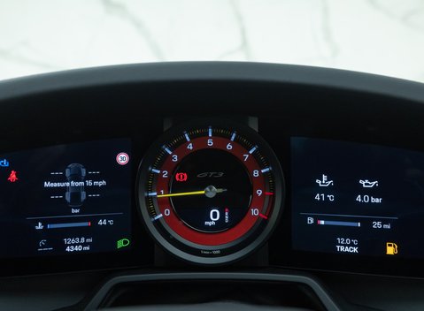 Porsche 911 GT3 (992) 18