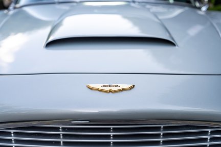 Aston Martin DB6 4.2 Vantage 8