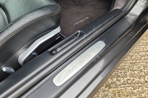 Porsche 911 CARRERA 4 TIPTRONIC S 32