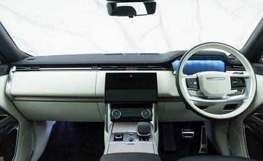 Land Rover Range Rover P400 HSE 16