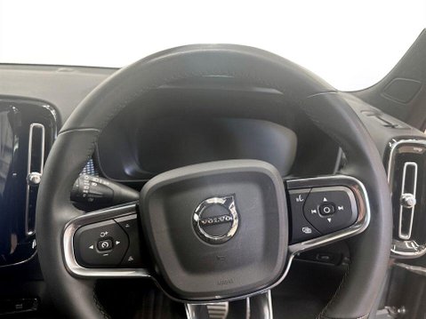 Volvo XC40 1.5 T3 R-Design SUV 5dr Petrol Auto Euro 6 (s/s) (163 ps) 13