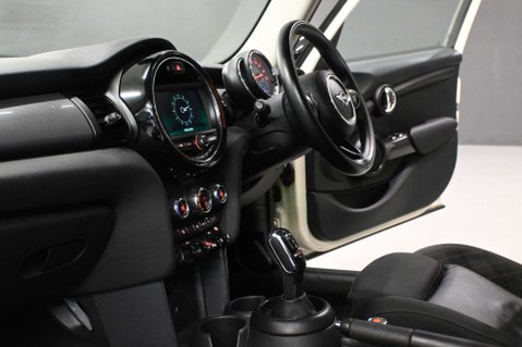 Mini Hatch 1.5 Cooper Auto 5dr 12