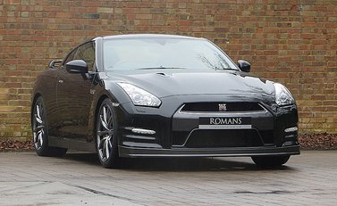 Nissan GT-R Premium Edition 1