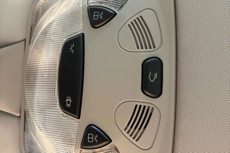 Mercedes-Benz CLK 3.2 CLK320 Elegance Coupe 2dr Petrol Automatic (250 g/km, 215 bhp) 48