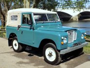 Land Rover 88 Series 111 Petrol + 7 Seats 31