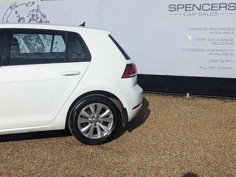 Volkswagen Golf SE NAVIGATION TDI BLUEMOTION TECHNOLOGY DSG 6