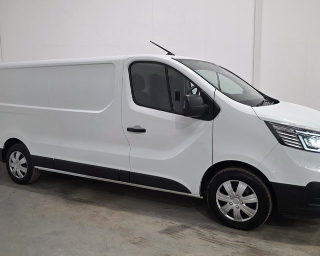 Renault Trafic Renault Trafic LWB Diesel LL30 Blue dCi 130 Advance Van