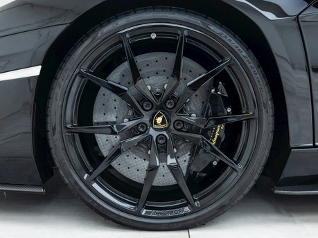 Lamborghini Aventador S LP 740-4