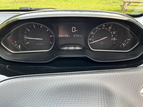 Peugeot 208 1.2 PureTech Allure Premium Euro 6 (s/s) 5dr 15