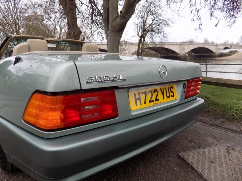 Mercedes-Benz SL Series 500SL-32 72