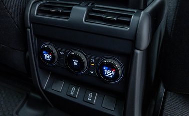 Land Rover Defender 110 OCTA Black 20