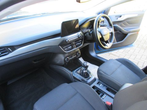Ford Focus 1.0T EcoBoost Titanium Euro 6 (s/s) 5dr 11