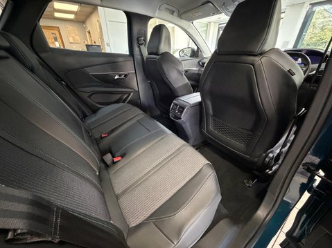 Peugeot 3008 1.6 13.2kWh Allure Premium e-EAT Euro 6 (s/s) 5dr 17