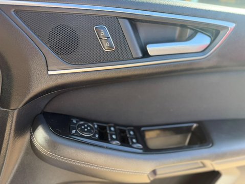Ford S-Max 2.0 TDCi Titanium Euro 6 (s/s) 5dr 23