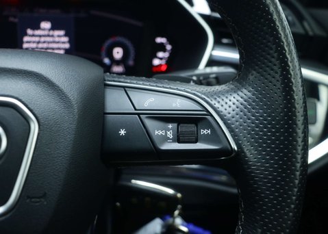 Audi Q3 1.5 TFSI CoD 35 Black Edition SUV 5dr Petrol S Tronic Euro 6 (s/s) (150 ps) 36