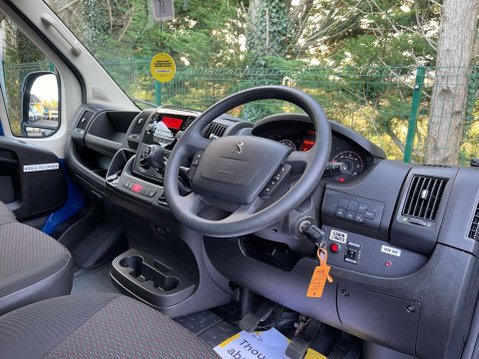 Peugeot Boxer 2.0 Boxer 335 L3H2 16-Seat Non-D1 3.5t Minibus with A/C. ULEZ Euro 6. 14