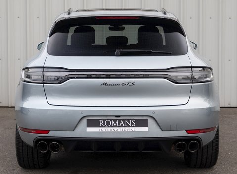 Porsche Macan GTS 5