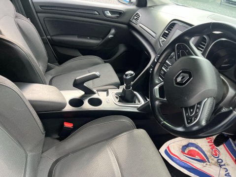 Renault Megane 1.5 Blue dCi Play Sport Tourer Euro 6 (s/s) 5dr 35