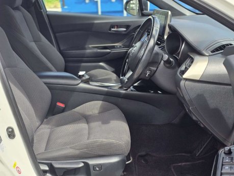 Toyota C-HR 1.8 VVT-h Design SUV 5dr Petrol Hybrid CVT Euro 6 (s/s) (122 ps) 9