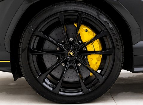Lamborghini Urus 8