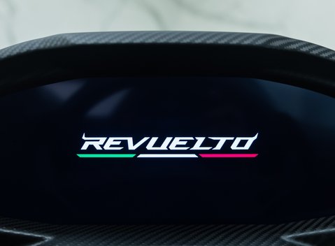 Lamborghini Revuelto 22