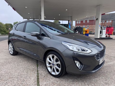 Ford Fiesta TITANIUM X 6