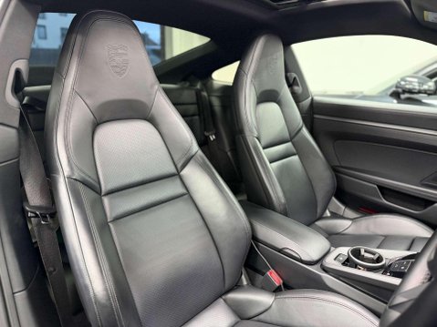Porsche 911 3.0T 992 Carrera 4S Coupe 2dr Petrol PDK 4WD Euro 6 (s/s) (450 ps) 6