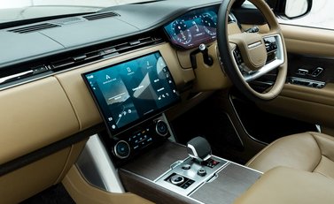 Land Rover Range Rover P400 Autobiography LWB 7 Seater 15