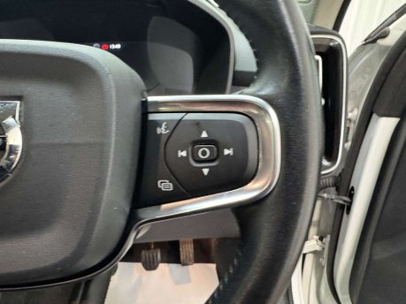 Volvo XC40 2.0 XC40 Momentum D3 5dr 75