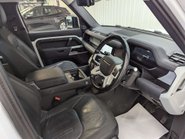 Land Rover Defender 2.0 Defender SE D Auto 4WD 5dr 48
