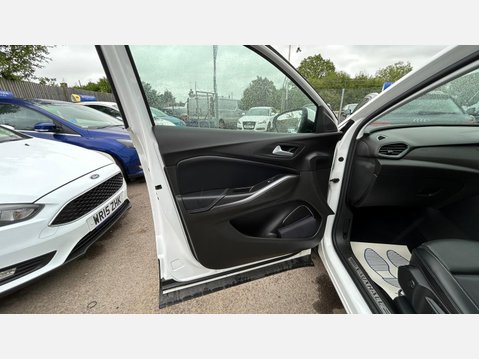 Vauxhall Grandland X 1.2 Turbo Elite Nav Premium Euro 6 (s/s) 5dr 19