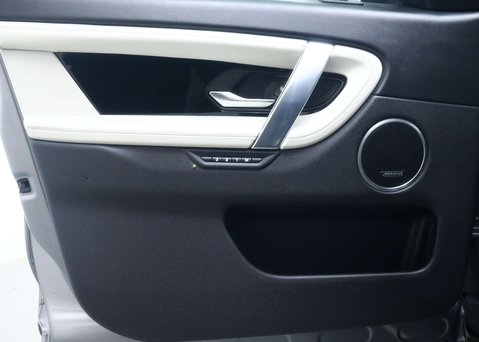 Land Rover Discovery Sport 2.0 Discovery Sport R-Dynamic HSE Auto 4WD 5dr 48