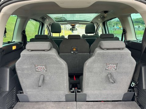 Peugeot 5008 1.6 5008 Allure e-HDi Semi-Auto 5dr 8