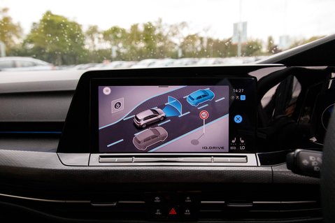 Volkswagen Golf GTE DSG 26