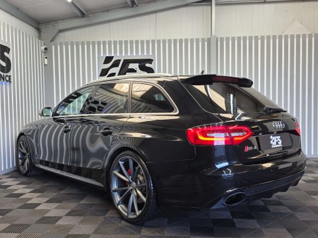 Audi RS4 4.2 FSI V8 Estate 5dr Petrol S Tronic quattro Euro 5 (450 ps) 32