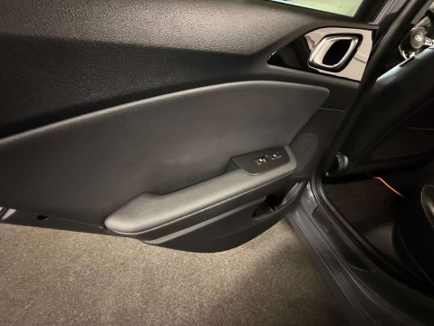 Kia Ceed 1.4 Ceed First Edition ISG Semi-Auto 5dr 55