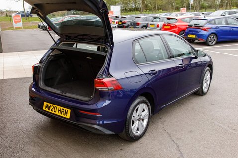 Volkswagen Golf LIFE TSI 40