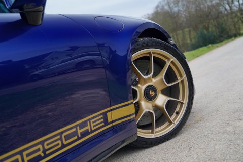 Porsche 911 TURBO S PDK 6