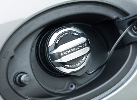 Porsche 911 Carrera GTS (992) 44