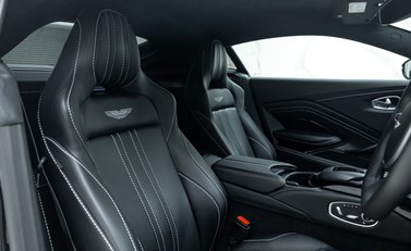 Aston Martin Vantage V8 14