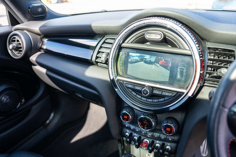 Mini Hatch 2.0 John Cooper Works Auto 3dr 33