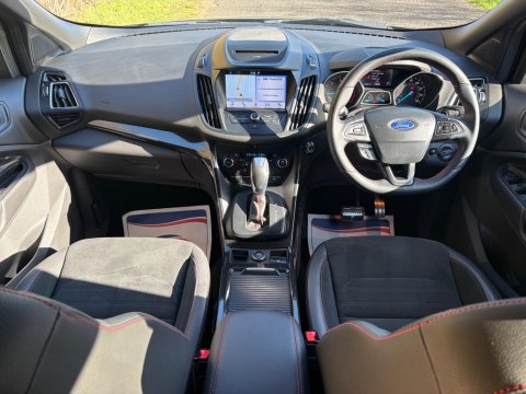 Ford Kuga ST-LINE TDCI 14