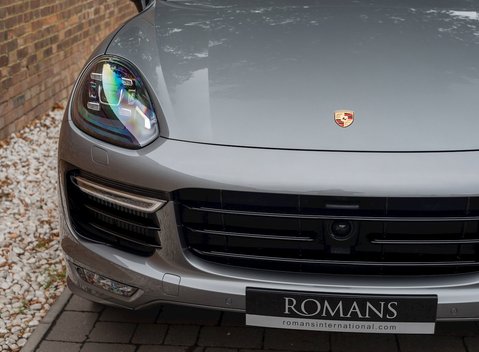 Porsche Cayenne GTS 22