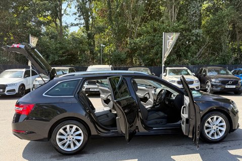 Skoda Superb SE TECHNOLOGY IV DSG - 11 SERVICES AT SKODA -HYBRID AUTOMATIC ESTATE 21