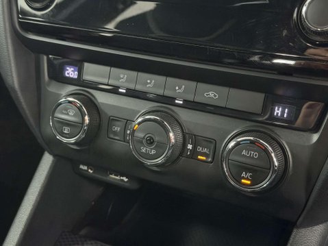 Skoda Octavia 2.0 TDI vRS Estate 5dr Diesel Manual Euro 5 (s/s) (184 ps) 35